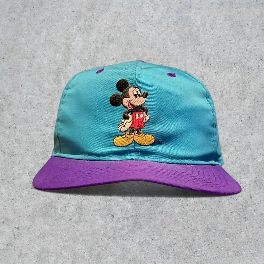 Vintage 90’s Disney’s Mickey Mouse Embroidered Snapback Hat